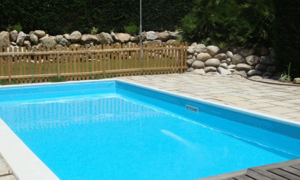 swimming pool cleaning service singapore